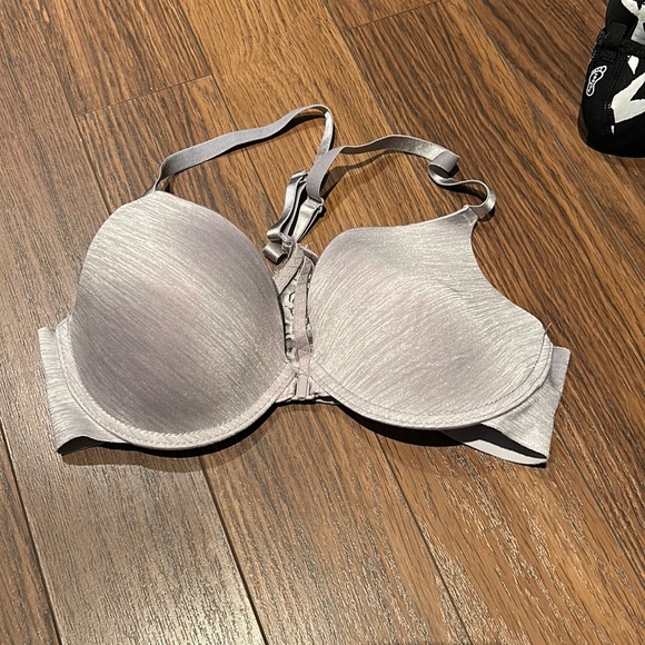 Silver bra - Picture 1 of 3